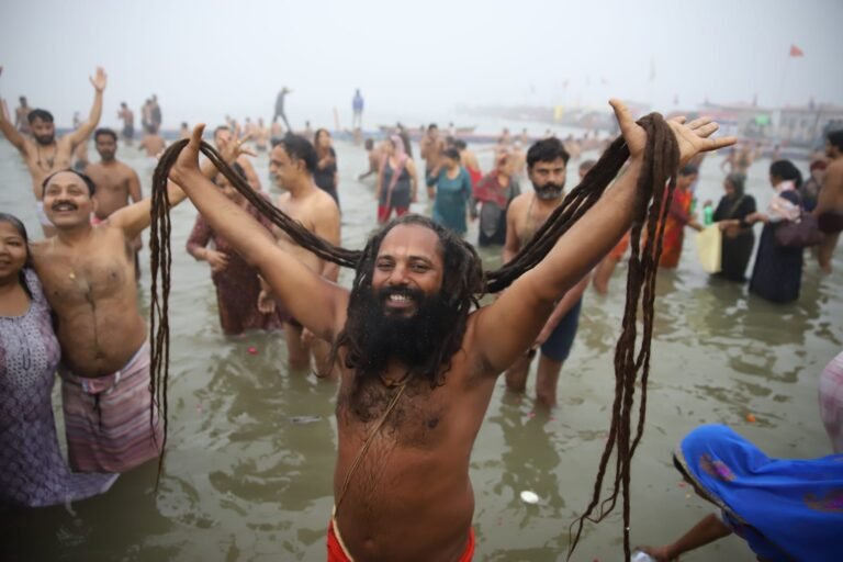 Kumbh Mela Sarwadhik News 1.60 करोड़ श्रद्धालुओं ने आस्था की डुबकी लगाई 1