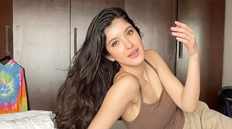 Shayna Kapoor Sarwadhik news शनाया कपूर ने पूरा किया आंखों की गुस्ताखियां का शेड्यूल