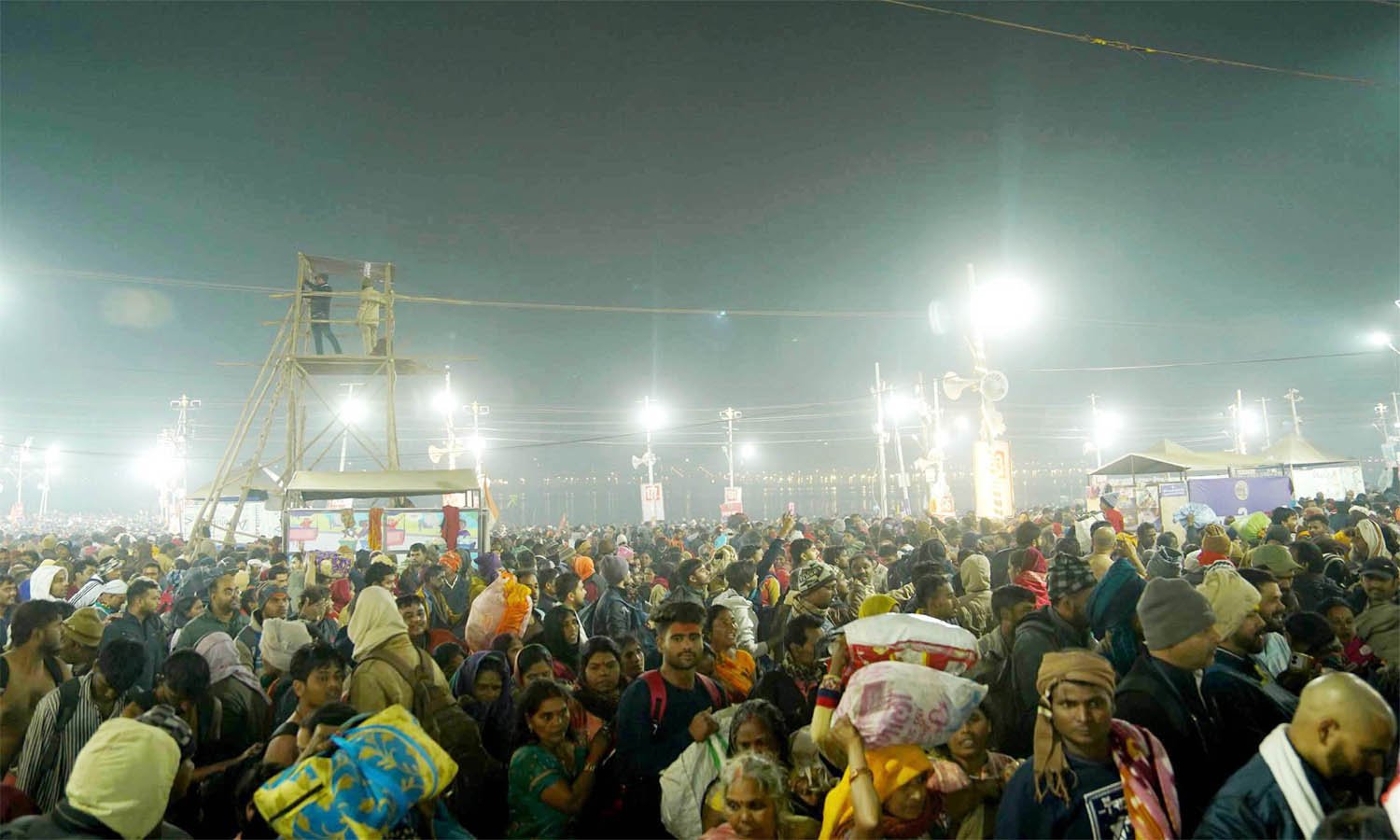 mahakumbh mein bhagdad sarwadhik news महाकुंभ में भगदड़ में 30 लोगों की मौत, 60 घायल 2025