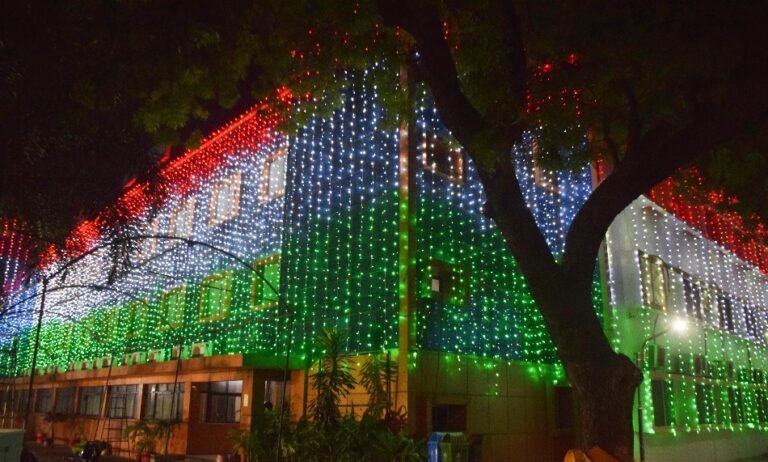 गणतंत्र दिवस पर शहर के चौराहों पर हुए देशभक्ति के कार्यक्रम Sarwadhik News