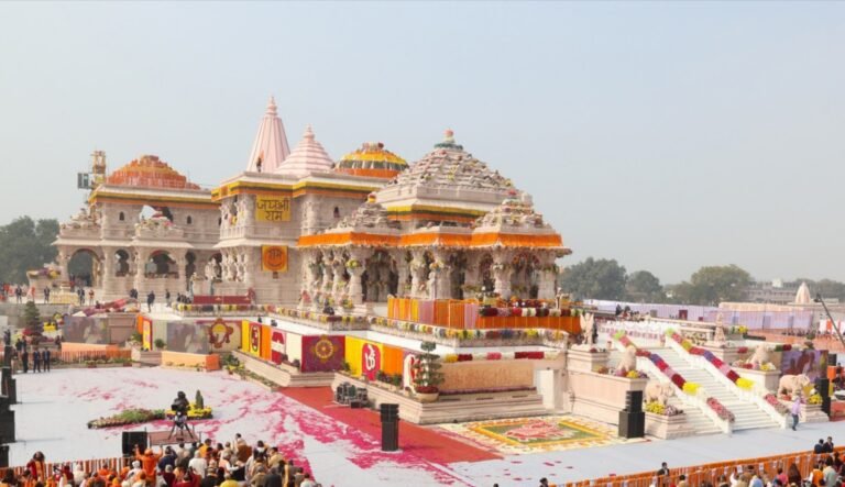 श्री रामलला की प्राण प्रतिष्ठा की पहली वर्षगांठ पर अयोध्या में उमड़े श्रद्धालु Sarwadhik news