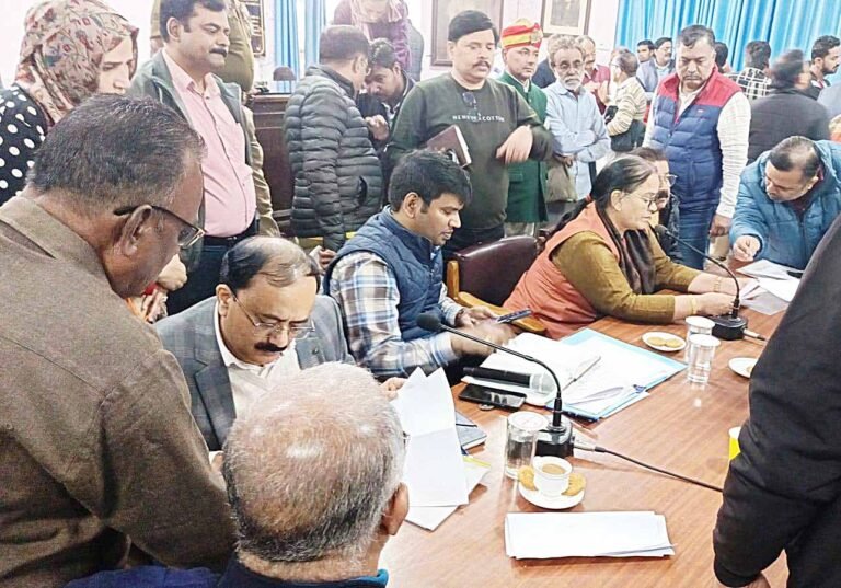 lucknow nagar nigam sarwadhik news समाधान दिवस महापौर के समाधान दिवस में सभी 217 आपत्तियों का हुआ निस्तारण