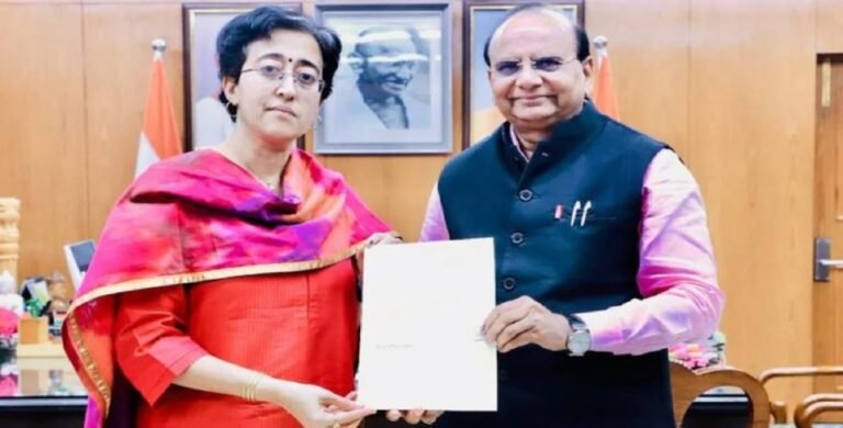 आतिशी ने दिल्ली के मुख्यमंत्री पद से इस्तीफा दिया Sarwadhik News