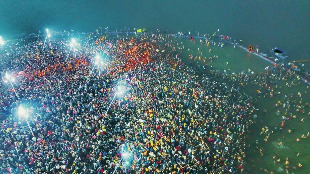 चार बजे से ही वॉर रूम में डटे योगी, स्नान पर्व पर पैनी निगाह १ Sarwadhik News