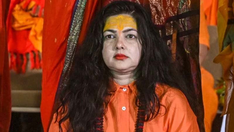 ममता कुलकर्णी ने महामंडलेश्वर पद से दिया इस्तीफा Sarwadhik News