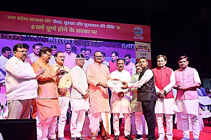 Brajesh Pathak बृजेश पाठक ने कहा प्रदेश ने विकास की नई रफ्तार पकड़ी sarwadhik news indira gamdhi pratishthan