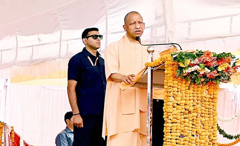 cm yogi मुख्यमंत्री योगी आदित्यनाथ ने कहा सनातन सुरक्षित रहेगा, तो देश सुरक्षित रहेगा 1
