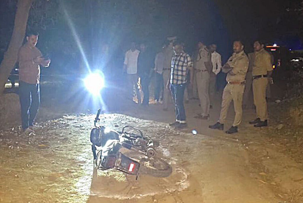 पुलिस मुठभेड़ में ढेर, महिला से दुष्कर्म व हत्या का मुख्य आरोपी मुठभेड़ में ढेर sarwadhik news malihabad hatyakand