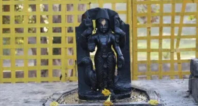 शनिदेव की प्रतिमा खंडित ग्रामीणों में आक्रोश Sarwadhik News