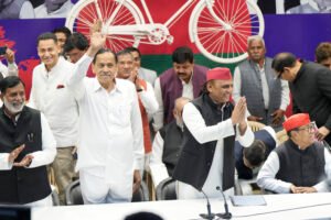 नसीमुद्दीन सिद्दीकी दल बल के साथ सपा में शामिल